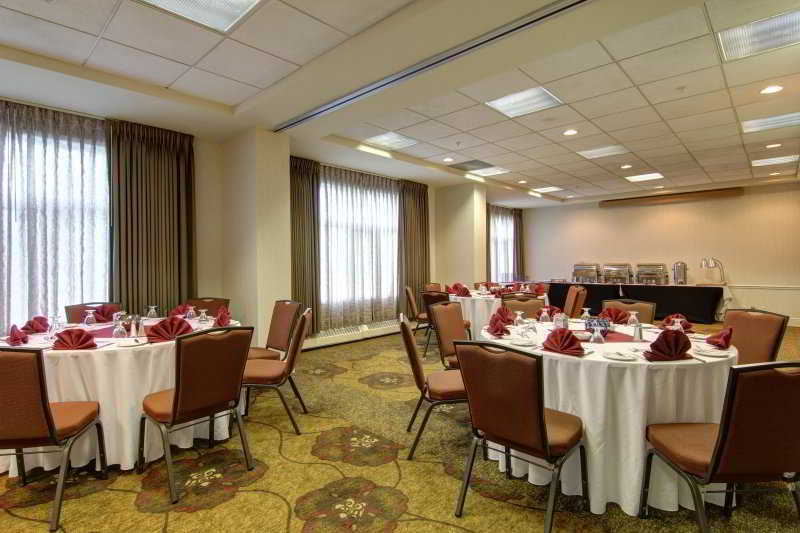 Hilton Garden Inn Calgary Airport מראה חיצוני תמונה