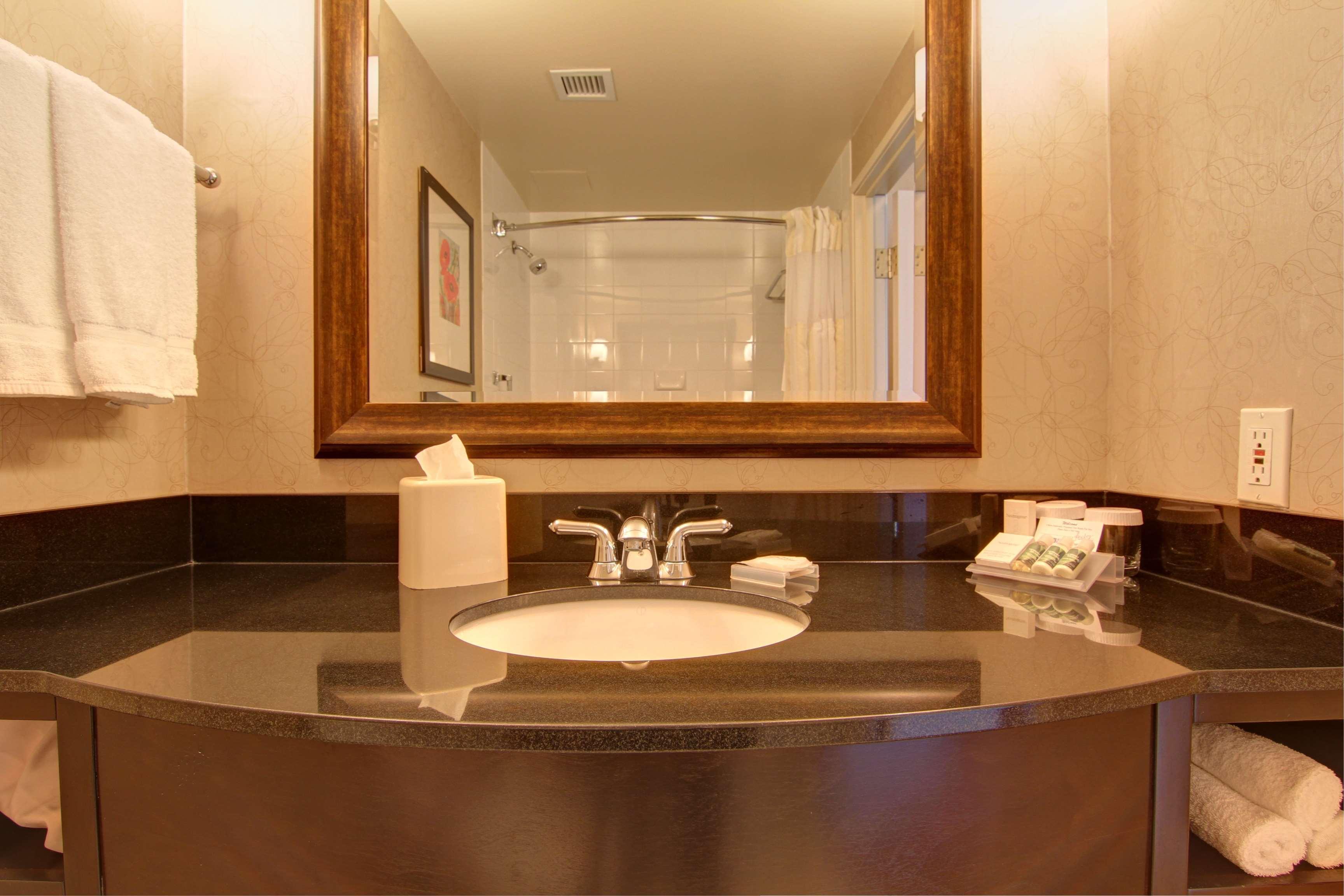 Hilton Garden Inn Calgary Airport מראה חיצוני תמונה