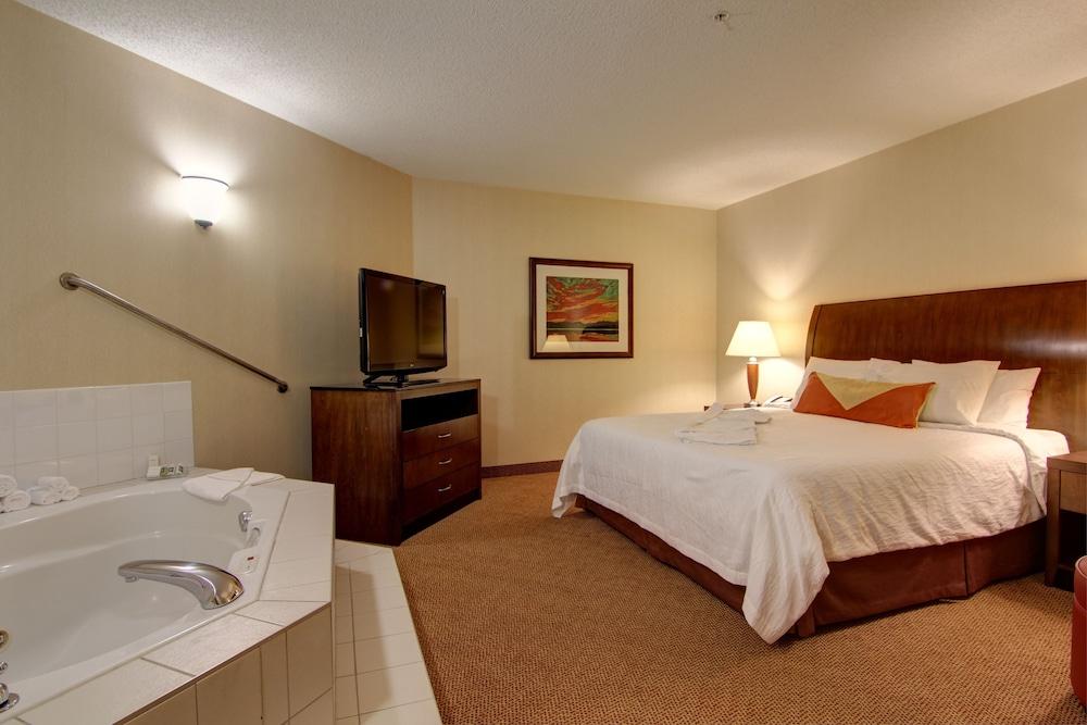 Hilton Garden Inn Calgary Airport מראה חיצוני תמונה