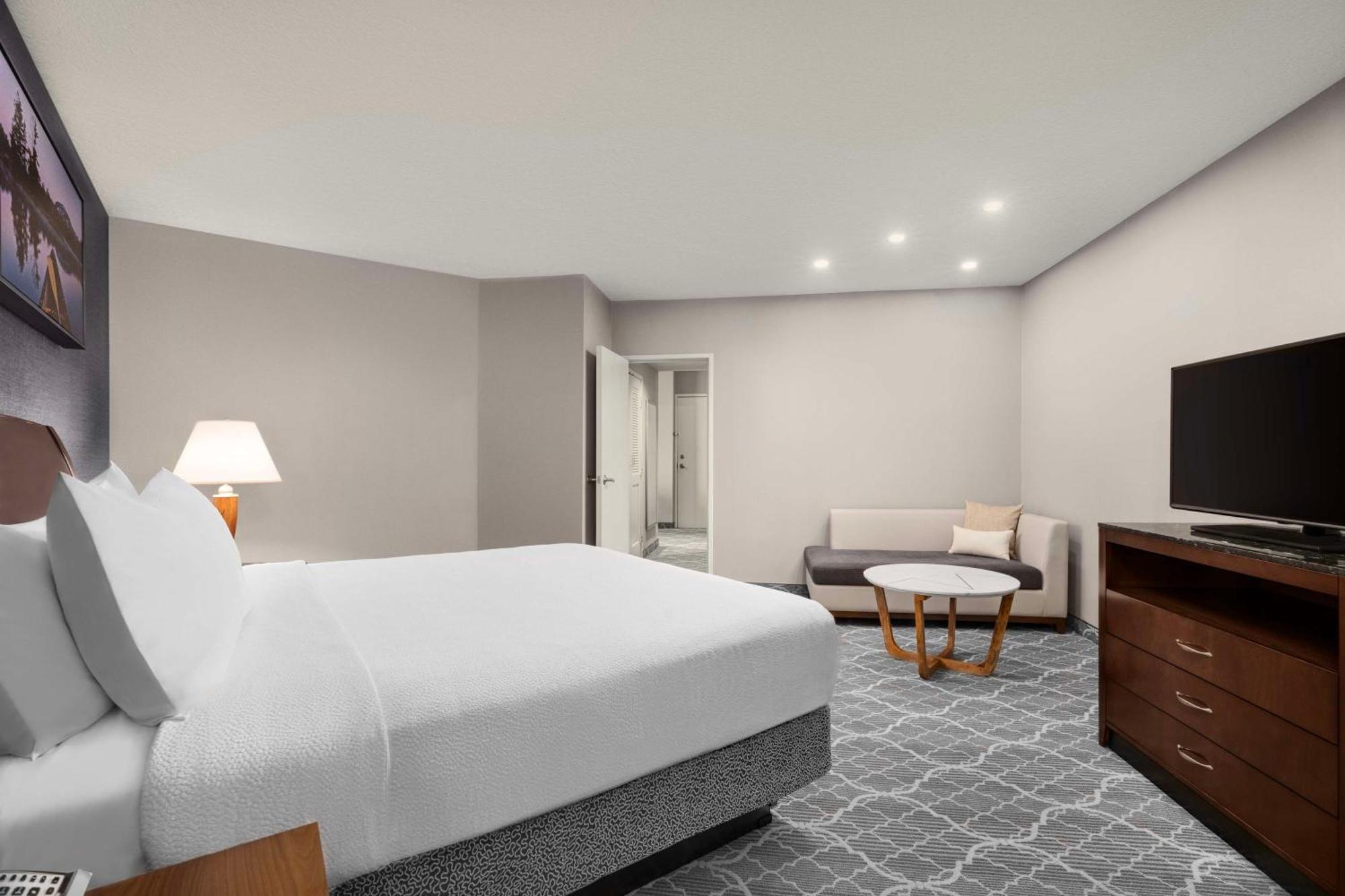 Hilton Garden Inn Calgary Airport מראה חיצוני תמונה
