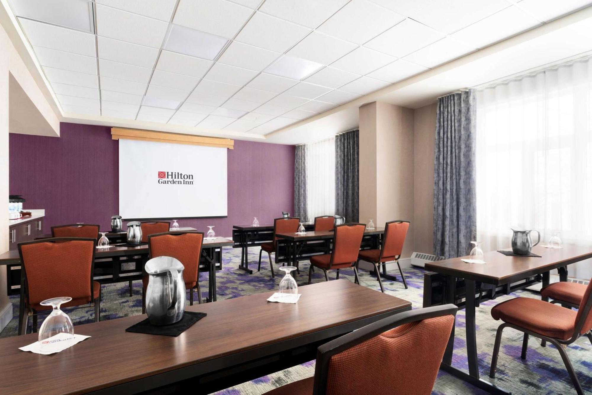 Hilton Garden Inn Calgary Airport מראה חיצוני תמונה
