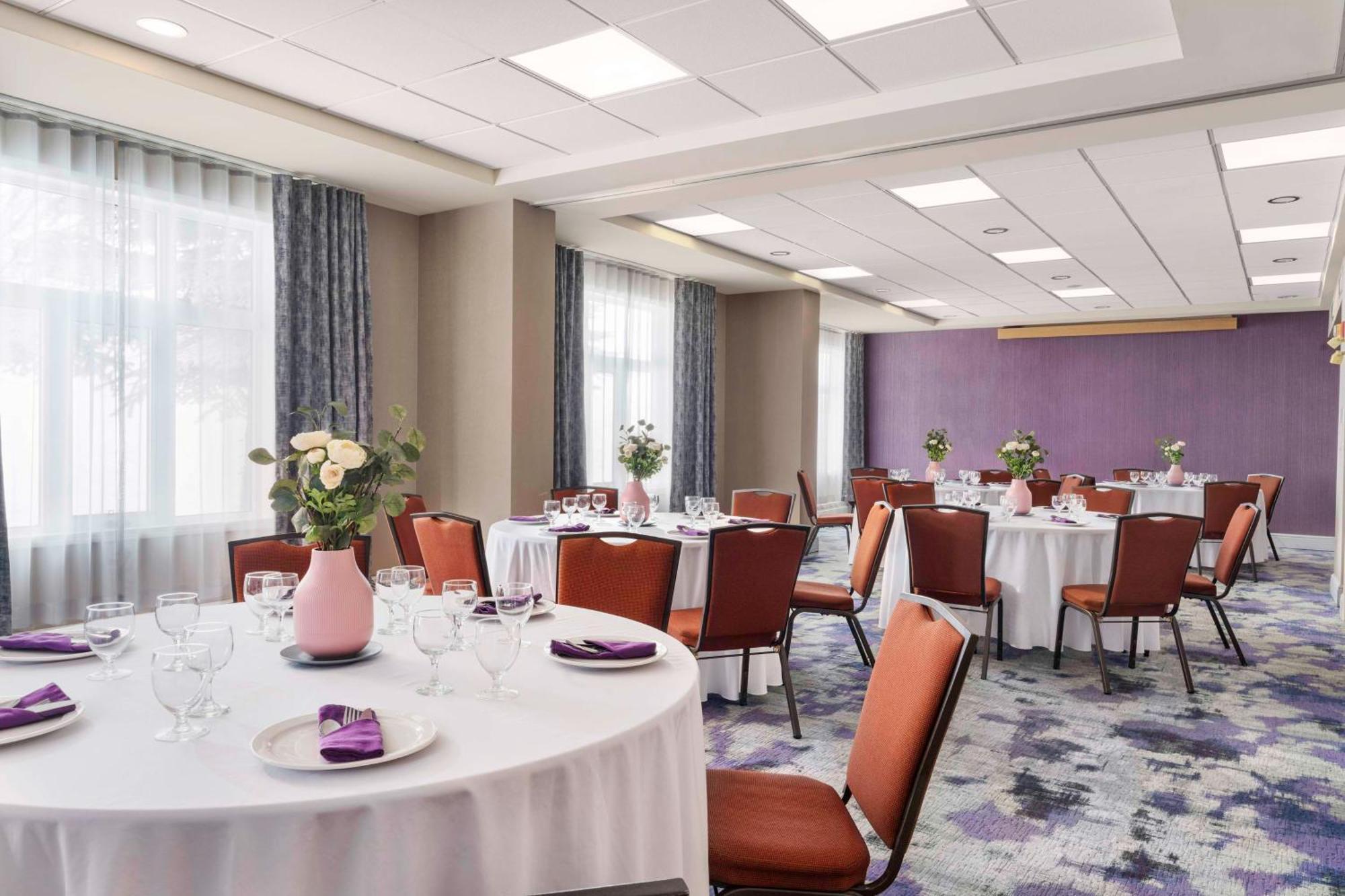 Hilton Garden Inn Calgary Airport מראה חיצוני תמונה