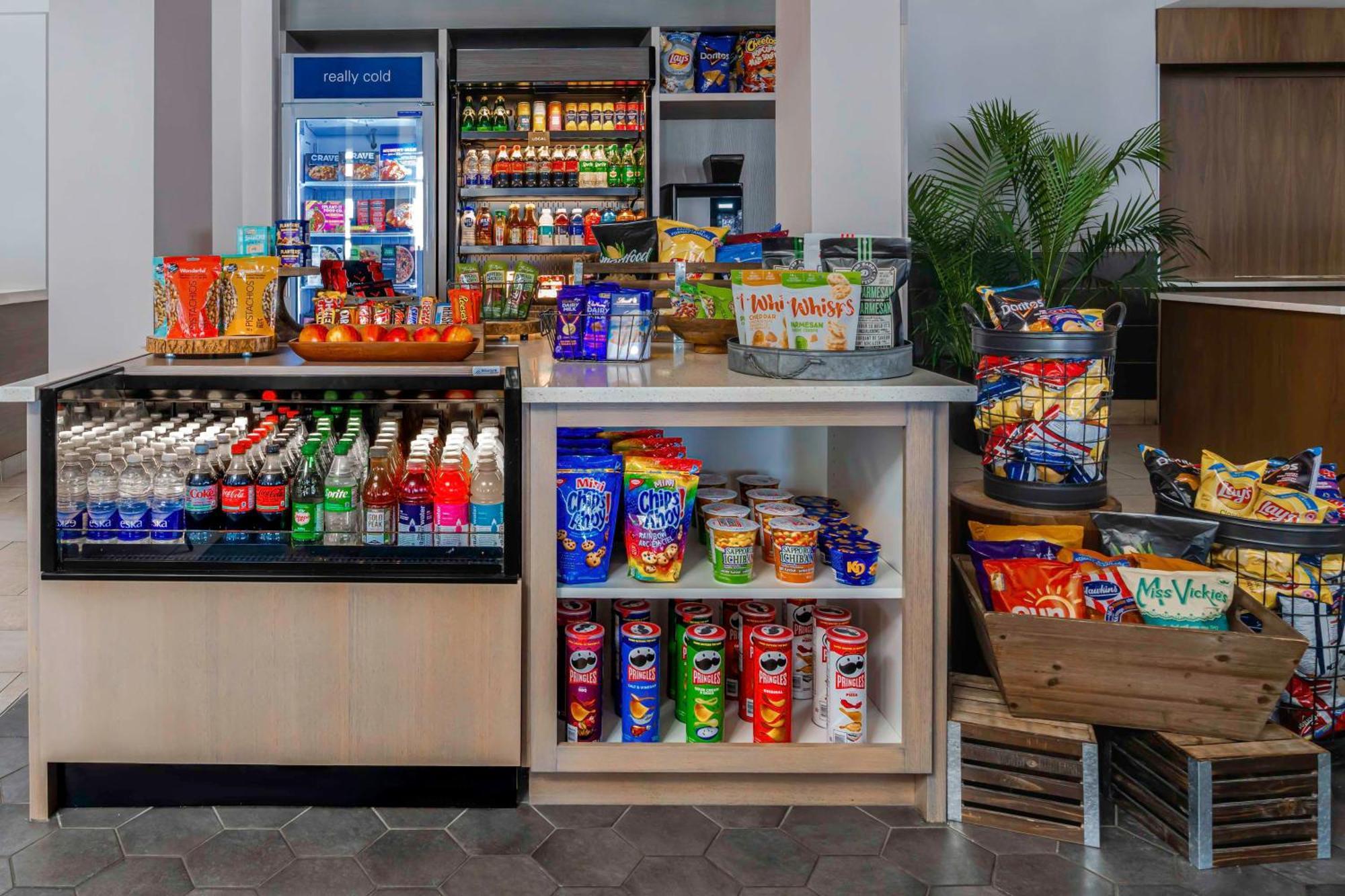 Hilton Garden Inn Calgary Airport מראה חיצוני תמונה
