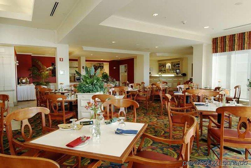 Hilton Garden Inn Calgary Airport מסעדה תמונה