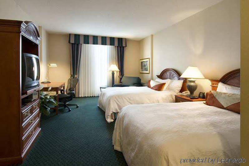Hilton Garden Inn Calgary Airport מראה חיצוני תמונה