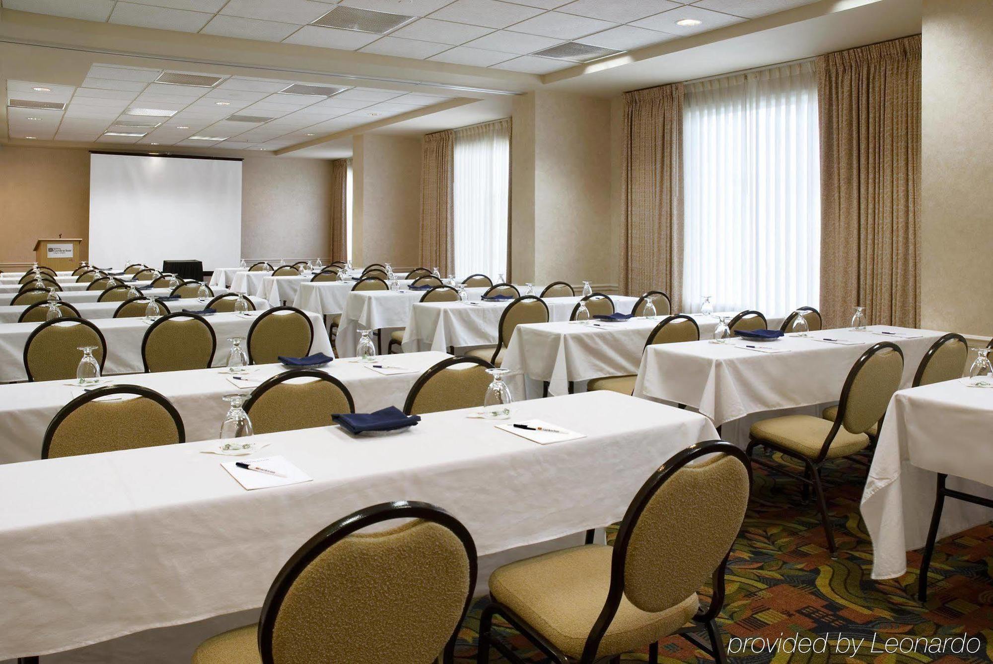 Hilton Garden Inn Calgary Airport מתקנים תמונה