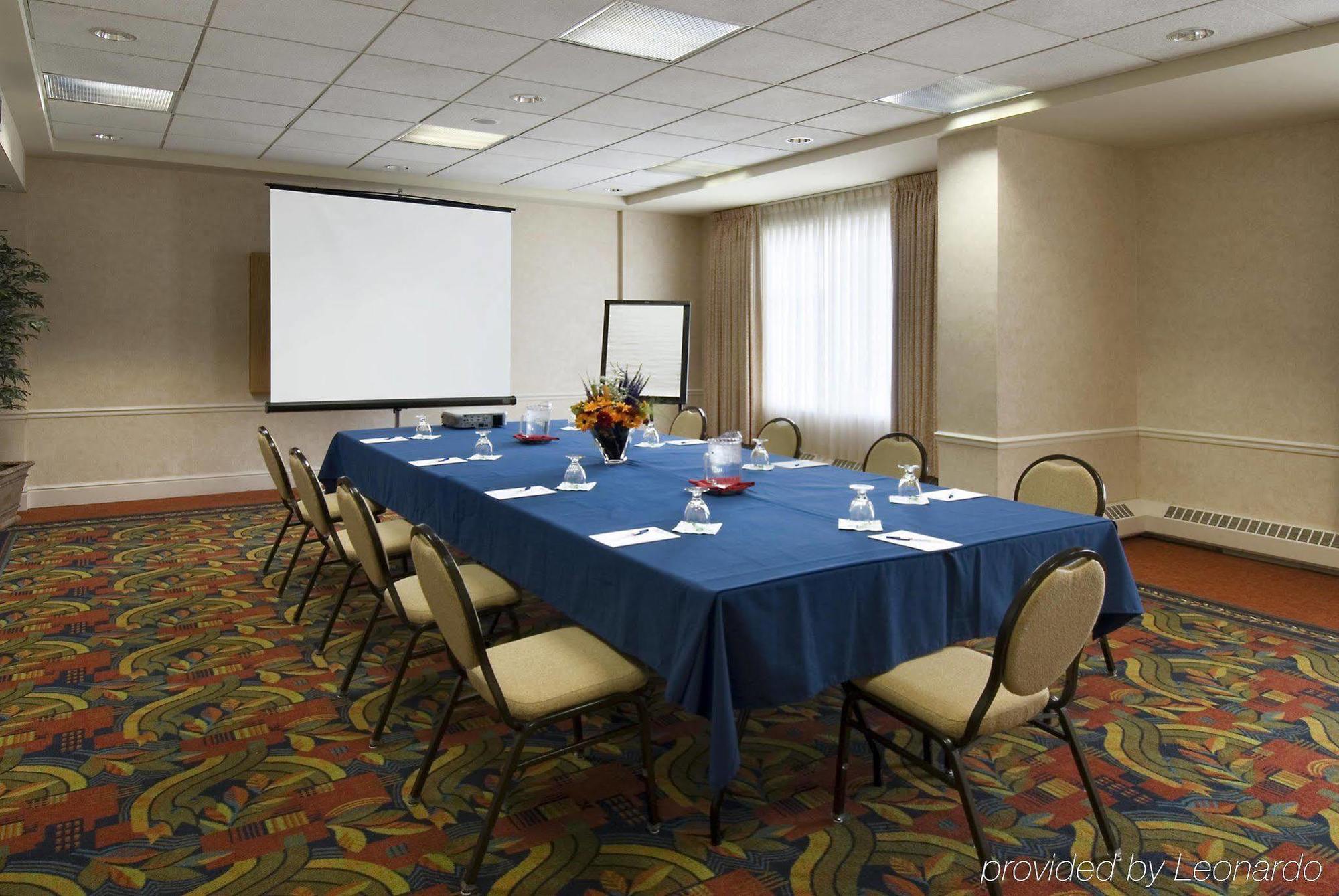 Hilton Garden Inn Calgary Airport מתקנים תמונה